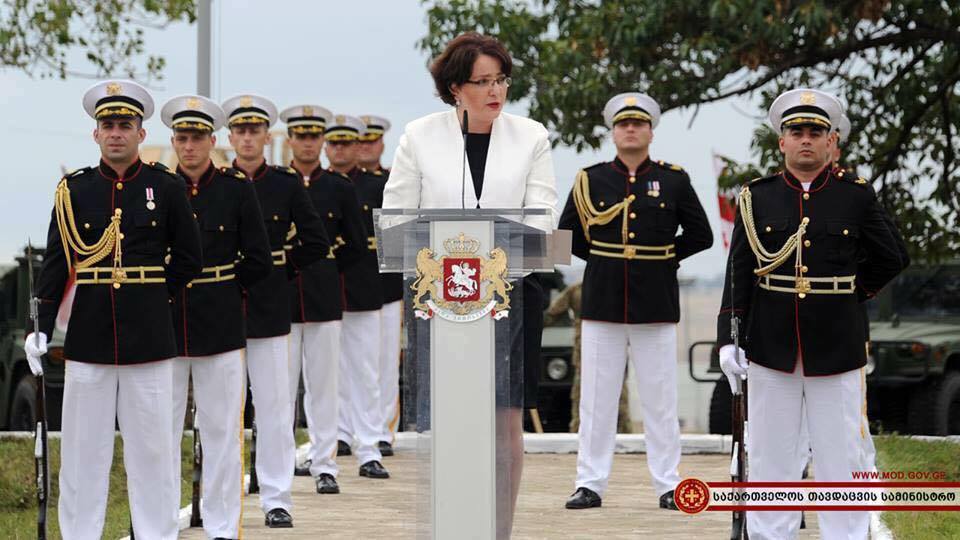 Указ об отмене обязательного призыва в армию подписала министр обороны Грузии