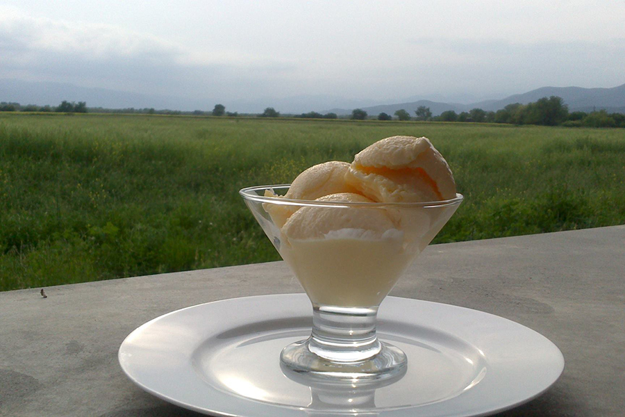 На территории Алавердского монастыря в Грузии начали производство мороженого из мацони