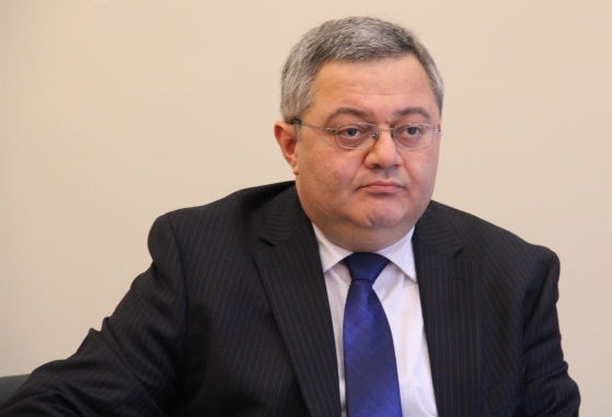 Парламентское большинство не поддерживает инициативу спикера парламента внести в преамбулу Конституции запись о стремлении Грузии в европейские и евроатлантические структуры