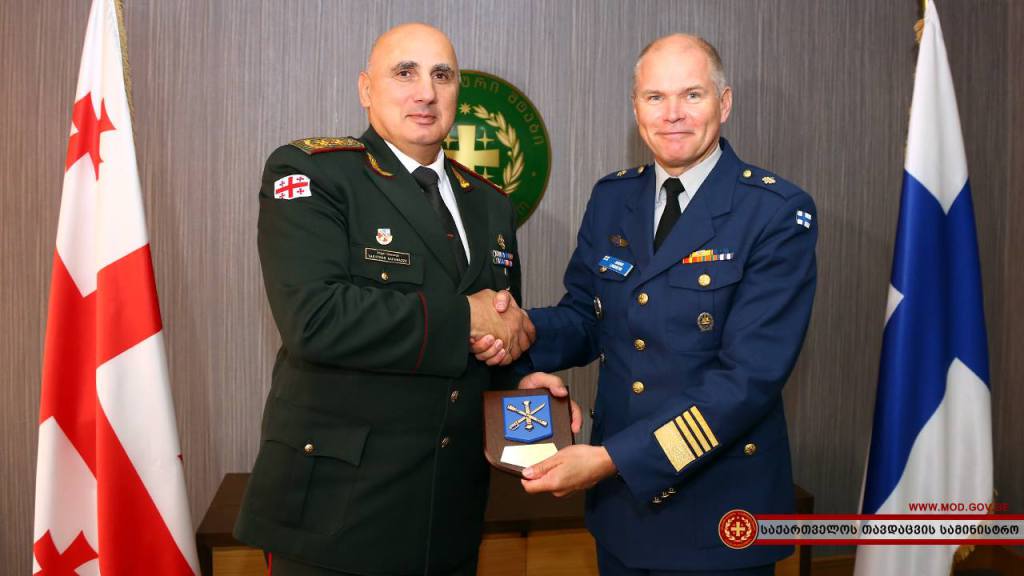 Глава Сил обороны Финляндии знакомится с Вооруженными Силами Грузии