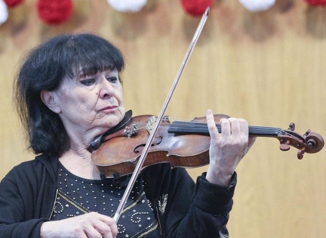 Легендарной скрипачке Лиане Исакадзе исполнилось 70 лет