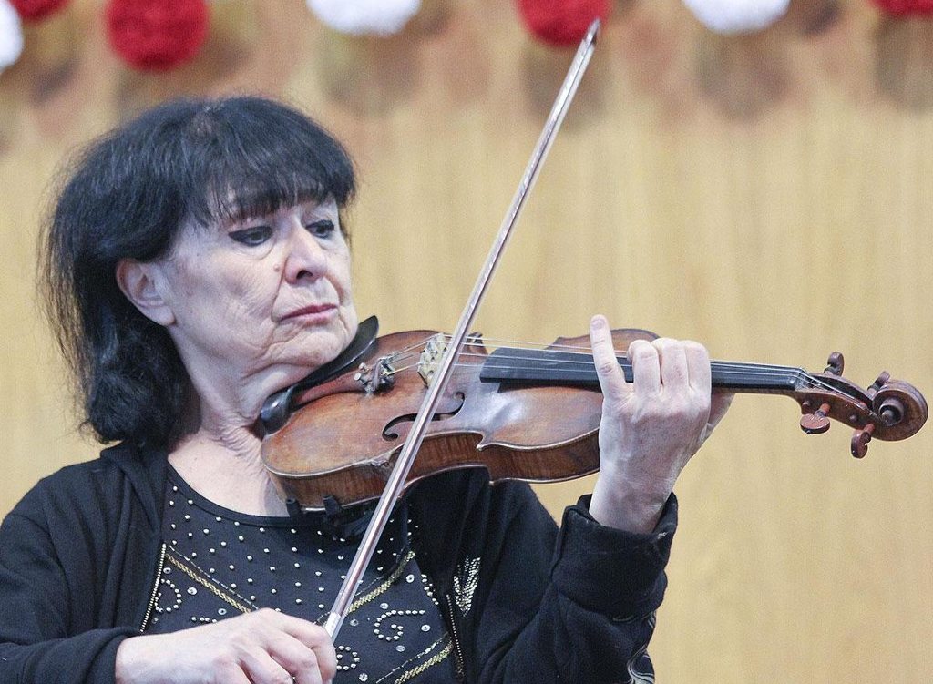 Легендарной скрипачке Лиане Исакадзе исполнилось 70 лет