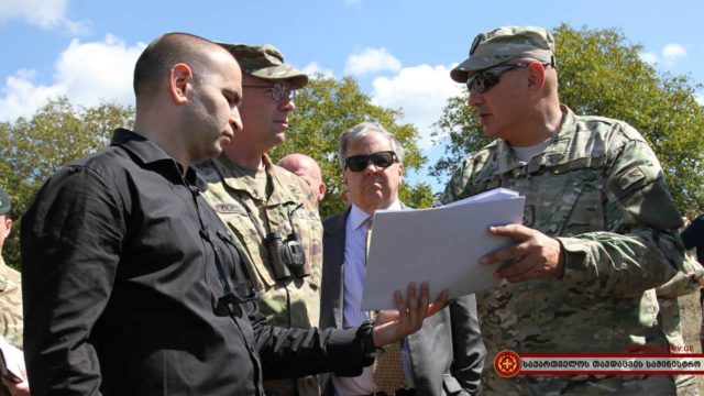 Командующий Сухопутными войсками Вооруженных сил Генерал-лейтенант Фредерик Бен Ходжес в Европе побывал на линии цхинвальской зоны российской оккупации