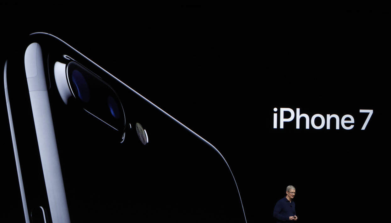 Apple представила новый водонепроницаемый iPhone 7