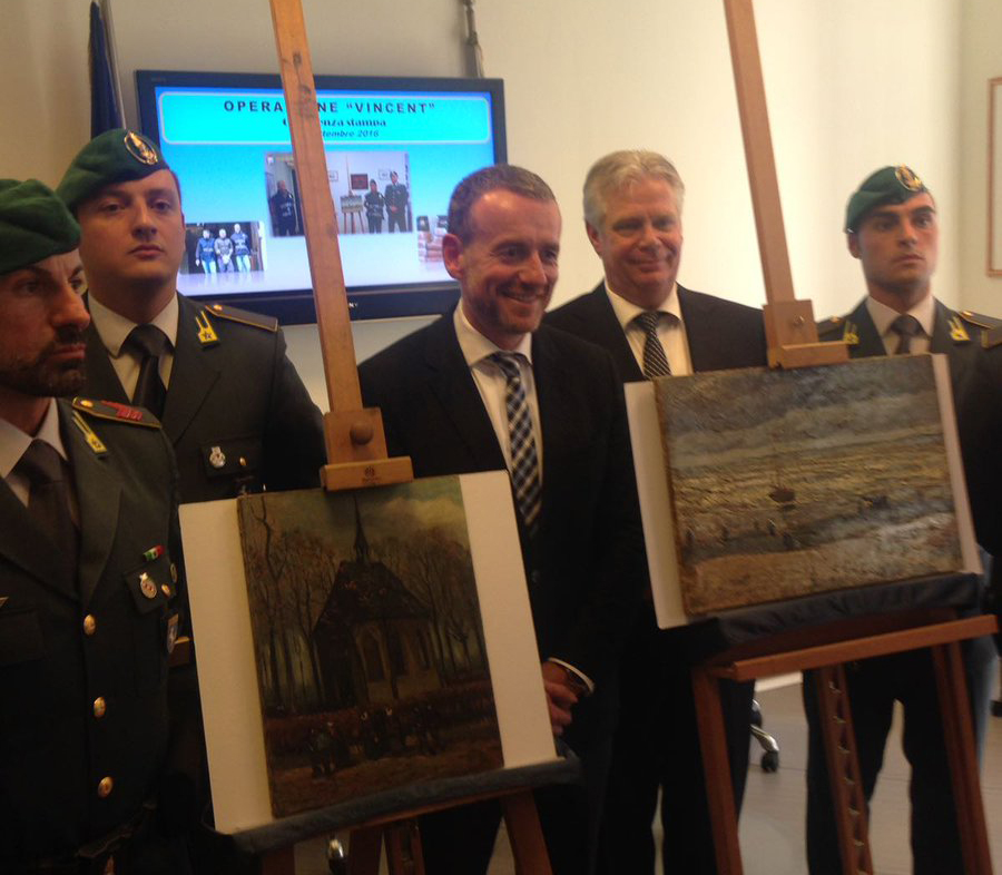 Итальянские полицейские нашли две картины Ван Гога у мафиози из каморры