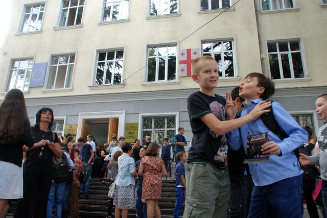 Грузинские школьники смогут по желанию посещать «нестандартные» уроки