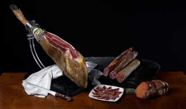 Испанские бизнесмены будут производить хамон в Грузии