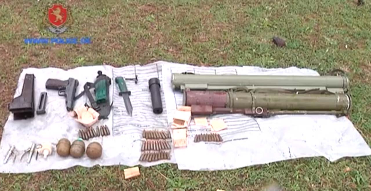 МВД Грузии обнаружило тайники с оружием