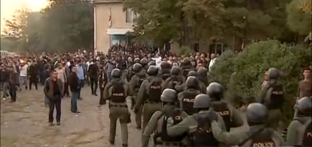 Суд избрал предварительное заключение для задержанных в связи с беспорядками в день парламентских выборов в Грузии