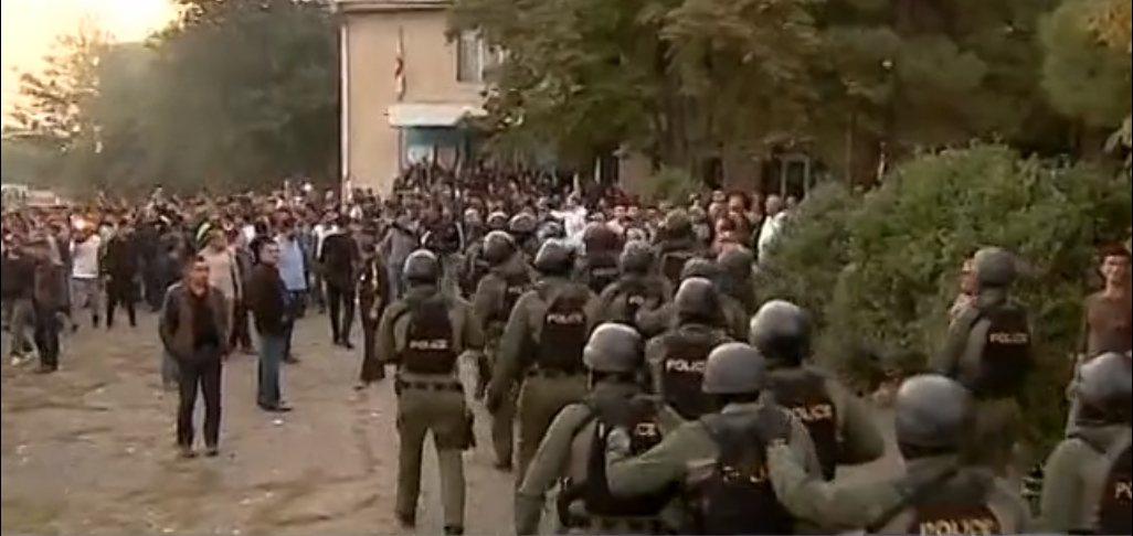 Суд избрал предварительное заключение для задержанных в связи с беспорядками в день парламентских выборов в Грузии