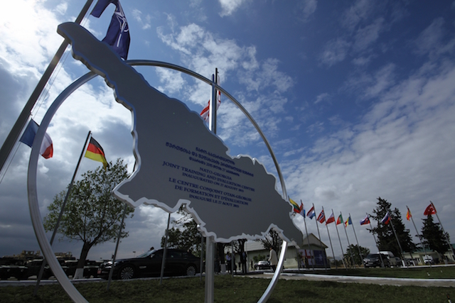 На территорию Крцанисского центра поддержки командования учениями и военного образования в Грузии совершено нападение