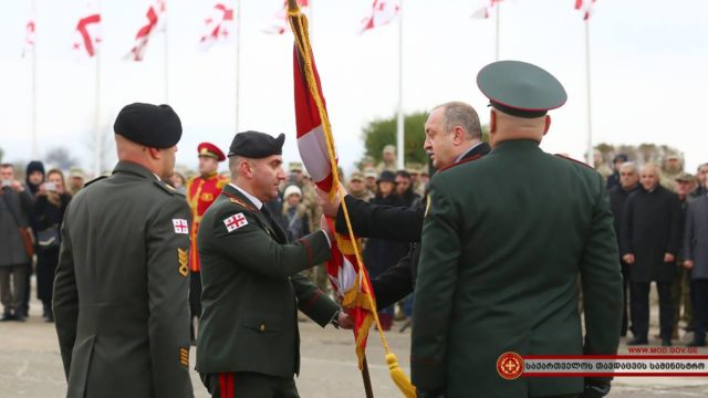 Состоялась праздничная церемония передачи полномочий новому главе Генштаба Вооруженных сил Грузии