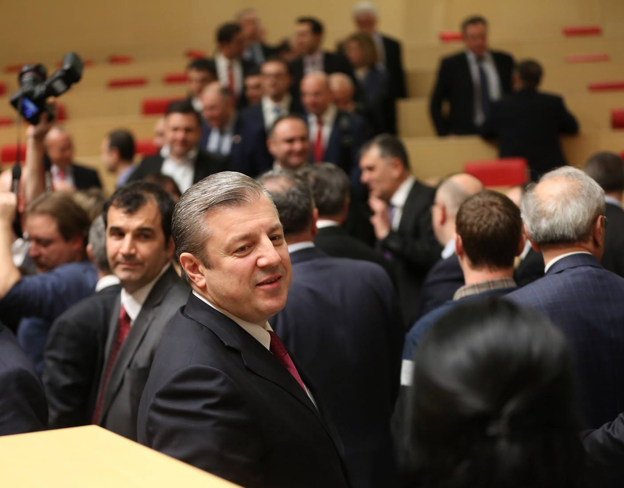 Парламент утвердил,президент подписал указ о назначении премьер-министра Грузии