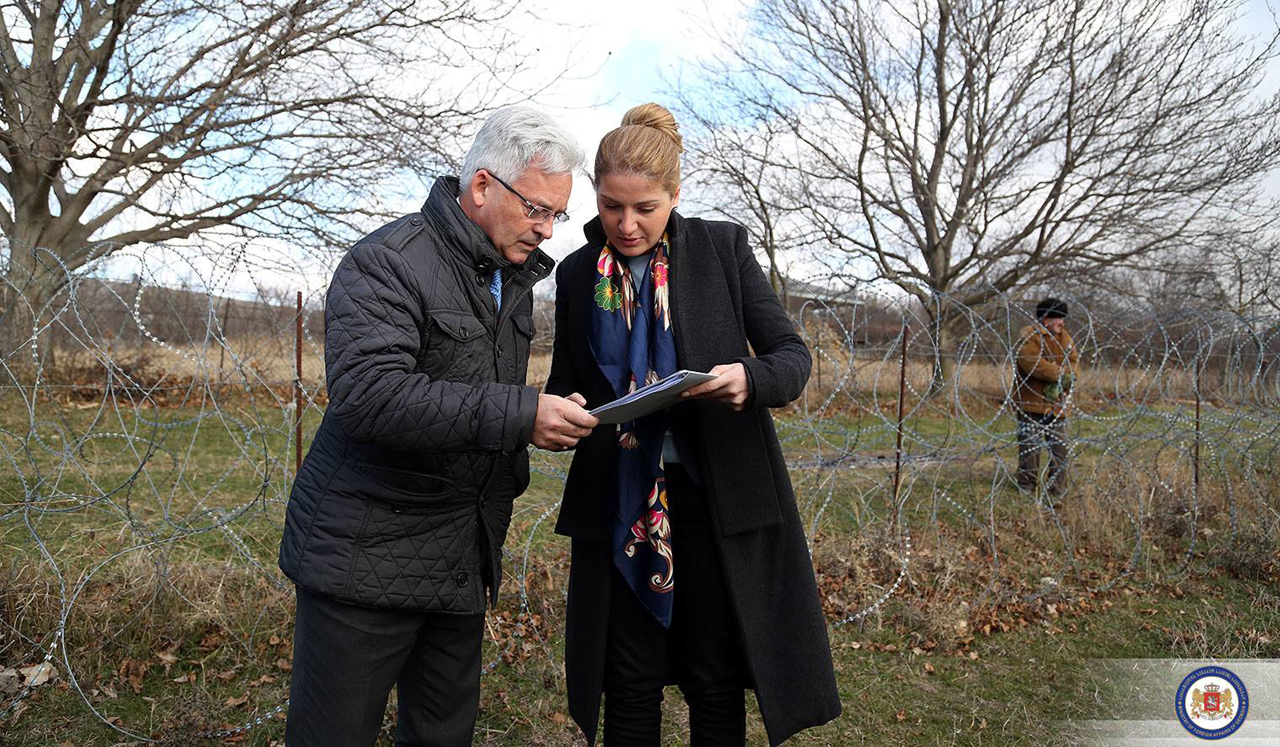 Госминистр Великобритании по делам Америки и Европы Алан Дункан побывал на линии оккупации в Горийском районе