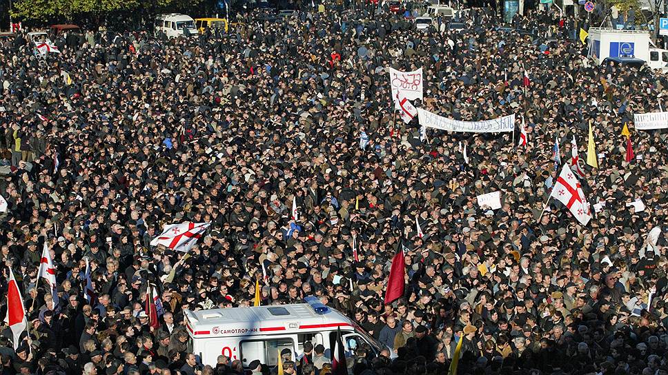 22 - 23 ноября 2013 года исполняется 13 лет как произошла "революция роз" в Грузии