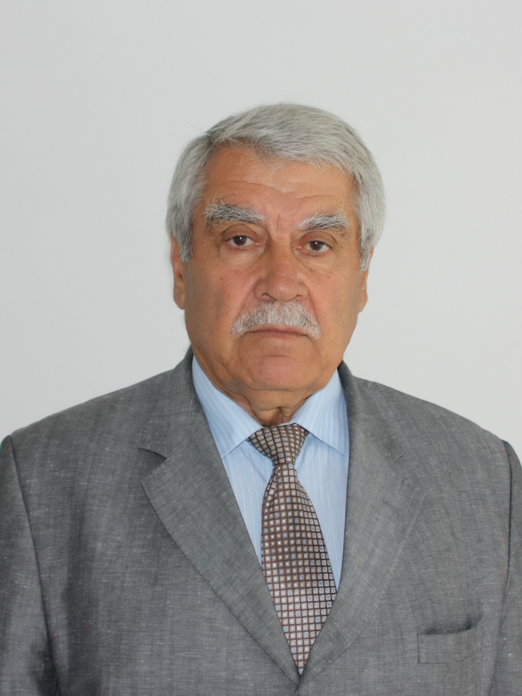 Грузинская поэзия в переводах Салиха Гуртуева