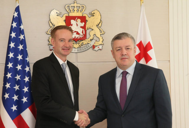 Состоялась встреча премьера Грузии с заместителем помощника министра обороны США