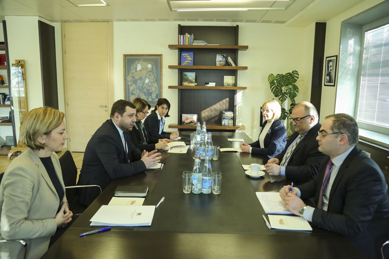 В администрации президента Грузии был рассмотрен проект закона "об общем образовании"