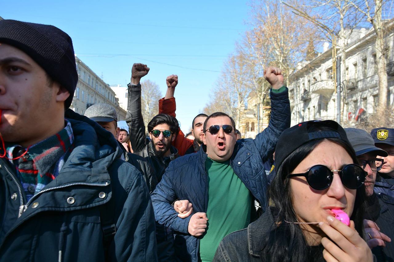 Акция протеста "Солидарность рабочим" пршла в Тбилиси