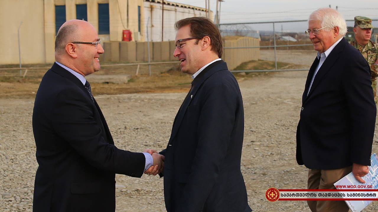 В Грузии с официальным визитом находятся американские конгрессмены