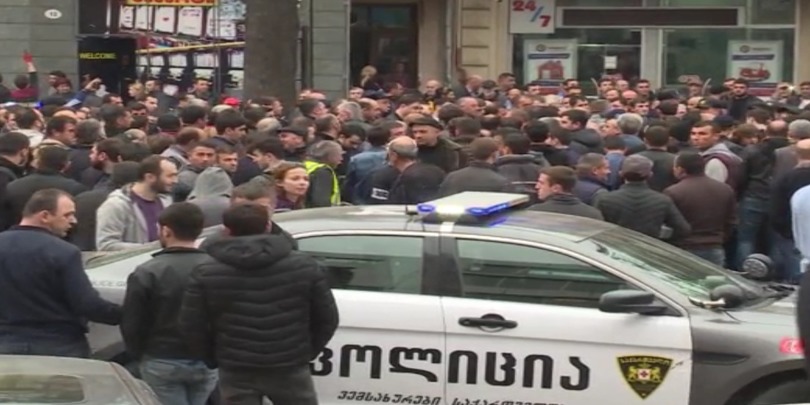 Министр внутренних дел Грузии освободил шестерых граждан, которых ранее задержали за сопротивление полиции в Батуми