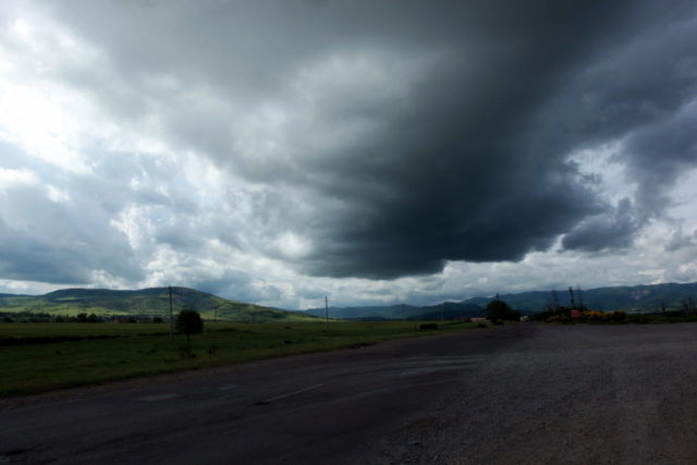 Сильный ветер в Восточной Грузии