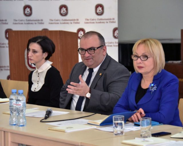 В Грузии планирует оснастить часть государственных школ страны виртуальными лабораториями