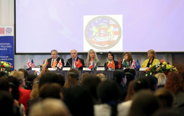 Женщины-полицейские приехали в Грузию