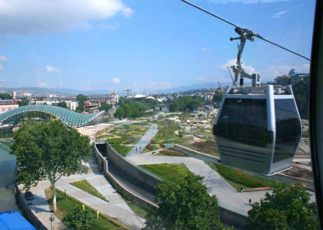 Проезд на канатных дорогах в Тбилиси дорожает