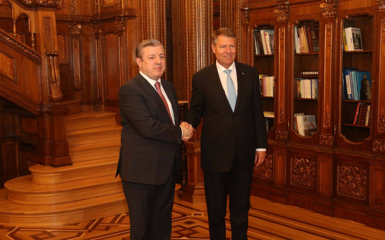 Премьер-министра Грузии принял президент Румынии