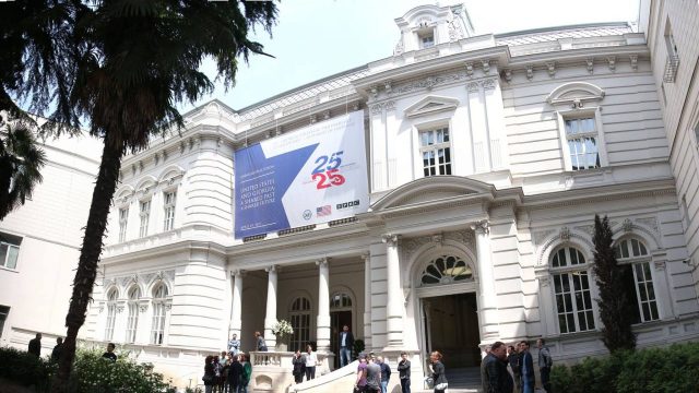 В Тбилиси по случаю 25-летия грузино-американских дипломатических отношений прошел политический форум