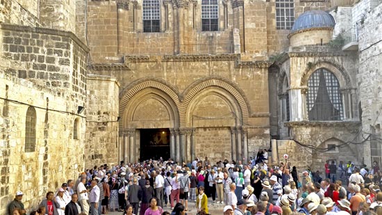 В Иерусалиме ожидают схождения благодатного огня