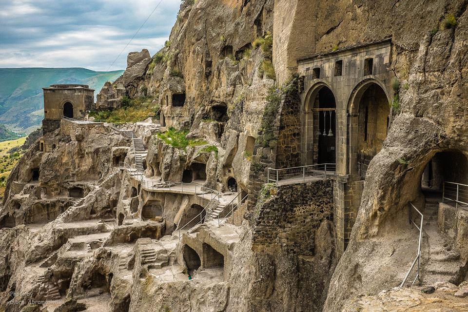 Уникальные фрески в пещерном монастырском комплексе Вардзиа восстановлены после пожара