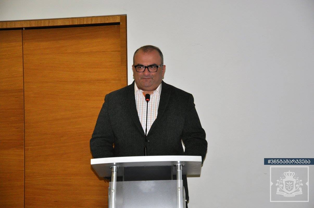 Российский мультфильм "Маша и медведь" мешает популяризации английского языка в Грузии