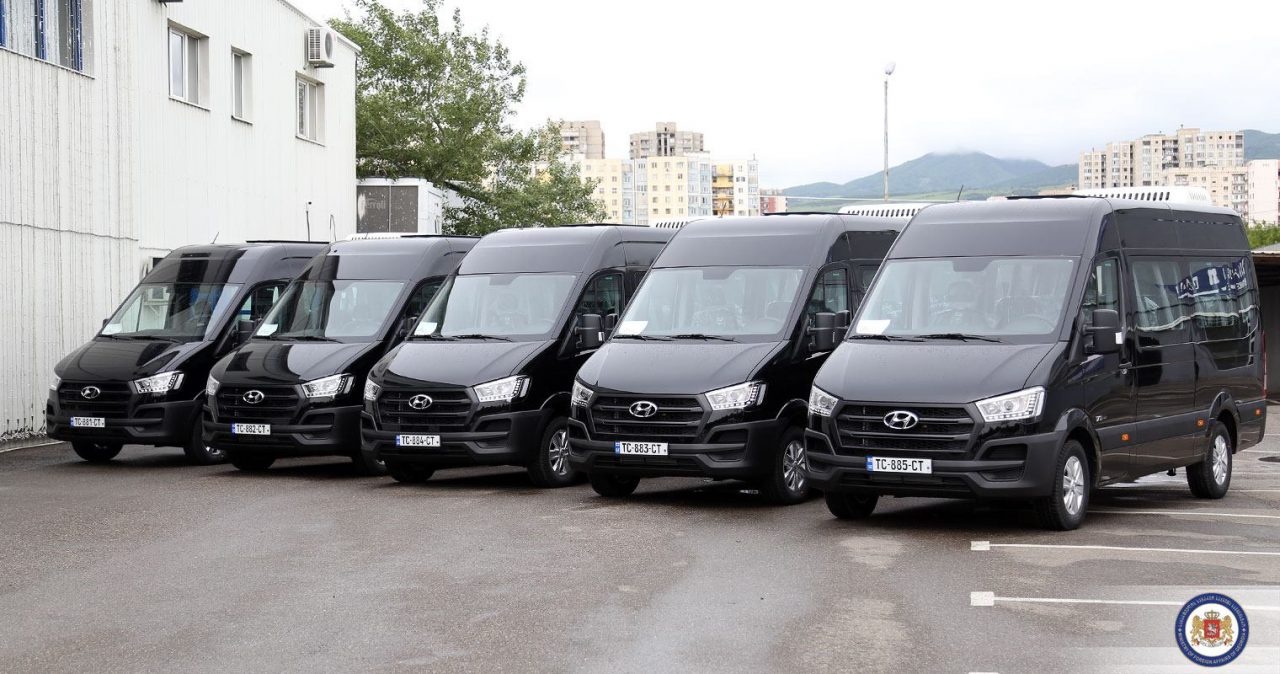 Грузия получила в дар от Южной Кореи 5 маршрутных машин