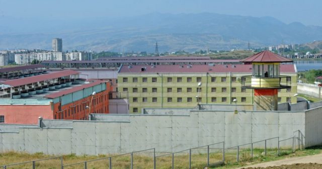 Суд поместил под арест шестерых задержанных по делу о бесчеловечном обращении с заключенными