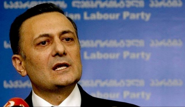 Лидер Лейбористской партии призывает президента Грузии к отставке