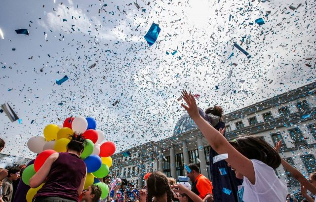 Президент Грузии поздравил юных жителей Грузии с днем защиты детей