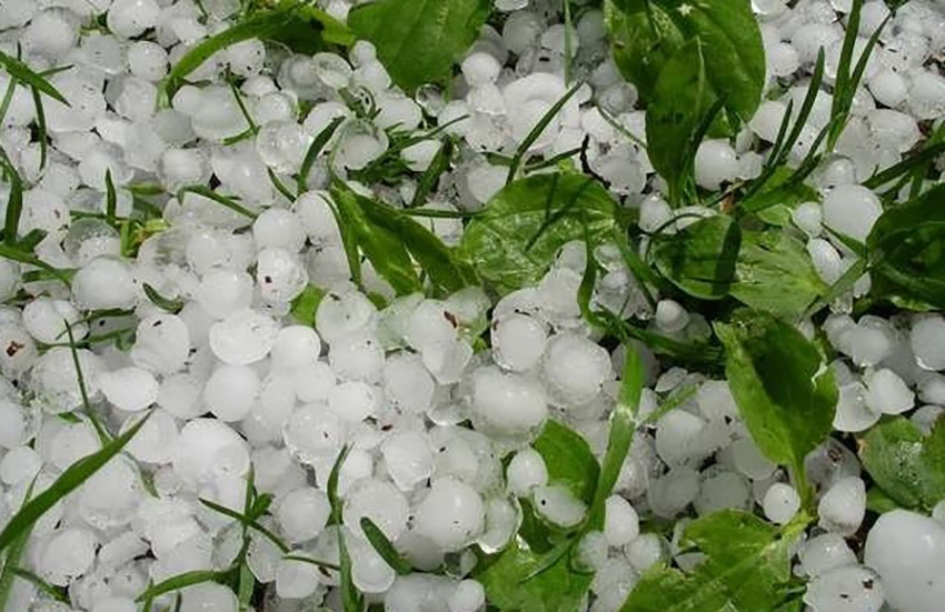 Ливни с градом обрушились на Тбилиси