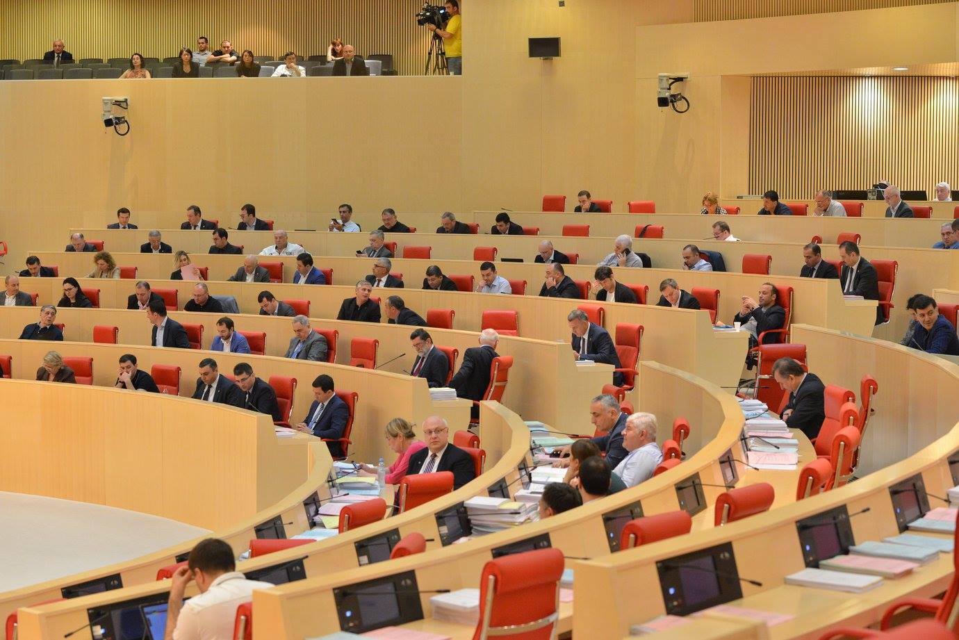 Парламент Грузии утвердил изменения в закон «О гражданских актах»