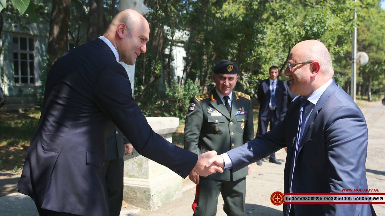 Министерство обороны Грузии закупит бронежилеты и каски местного производства