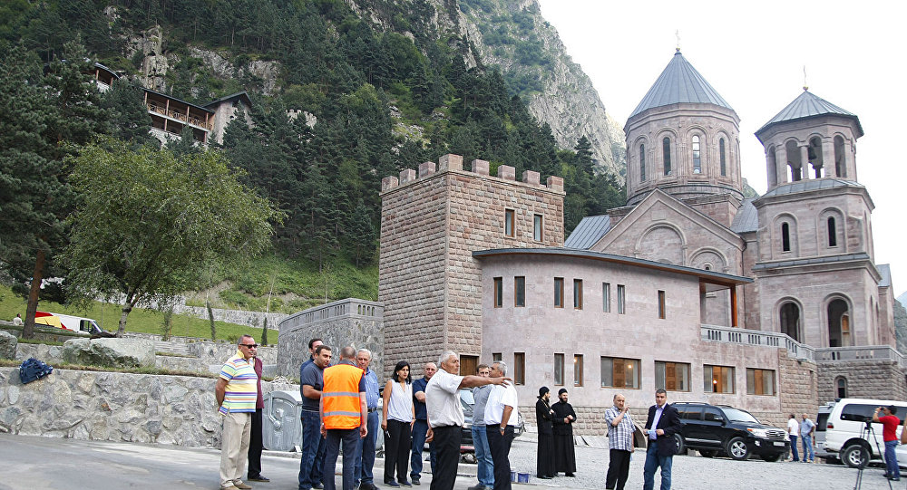 В Грузии ведется реабилитация дороги ведущей к Дарьяльскому монастырю