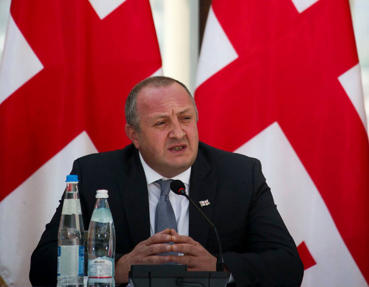 Президент Грузии отказался назначить заседание парламента для принятия пакета поправок в Конституцию