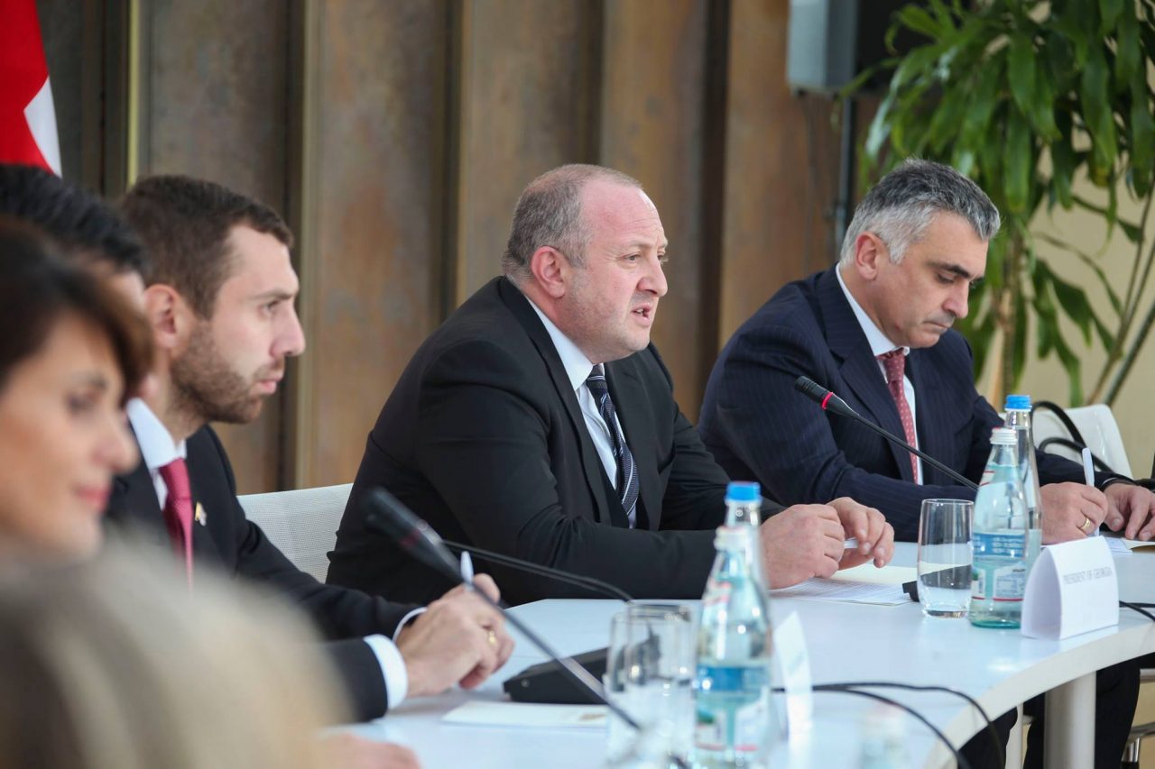 Президент Грузии призвал Евросоюз к открытому осуждению России