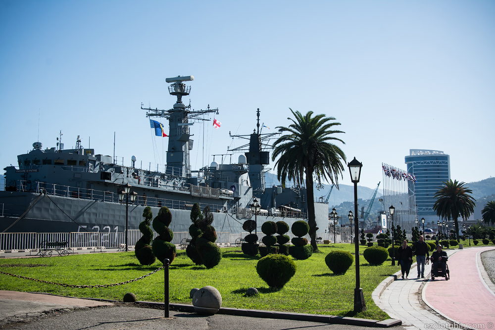 В Грузию с портовым визитом прибыли корабли НАТО