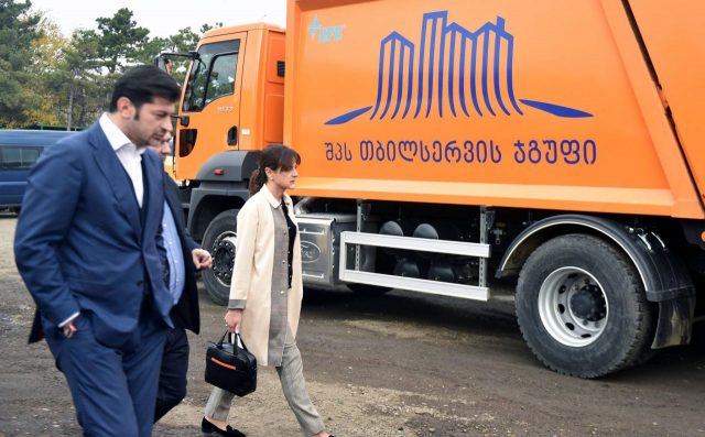 Каха Каладзе: вывоз мусора в Тбилиси должен осуществляться в ночные часы