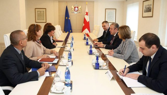 Премьер-министр Грузии встретился с региональным директором ВОЗ