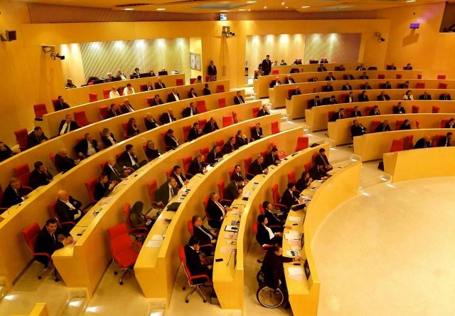 Парламент Грузии принял поправки в проект закона «О вещании»