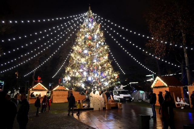 Тбилисская праздничая афиша