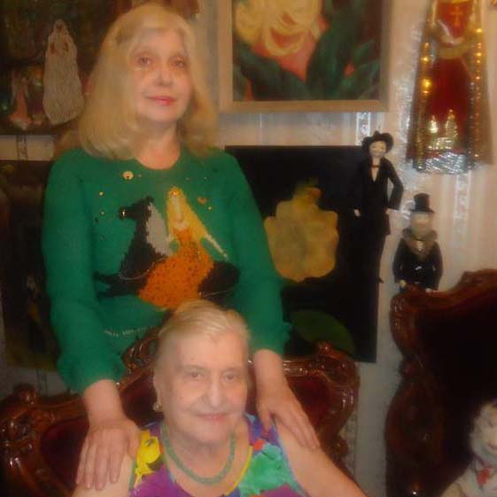 Семья, где смеются куклы